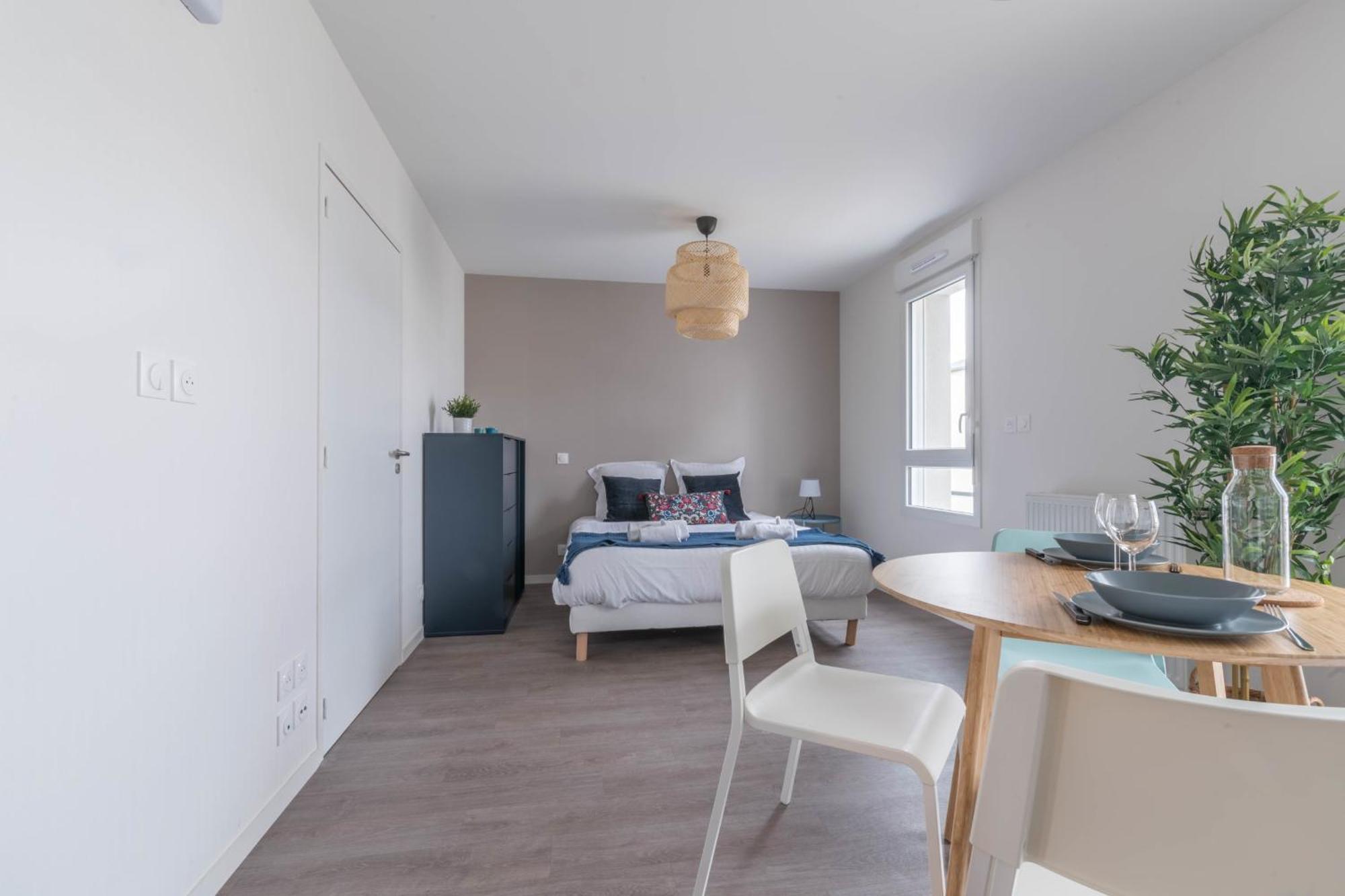 Camille - Studio Wifi Et Gare เลอม็องส์ ภายนอก รูปภาพ